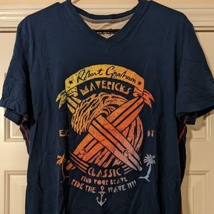 Robert Graham V-neck tee